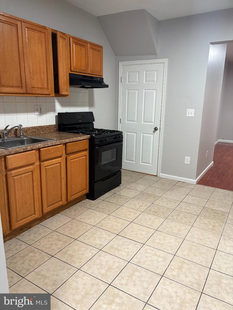 851 E Chelten Ave Property Photo 7
