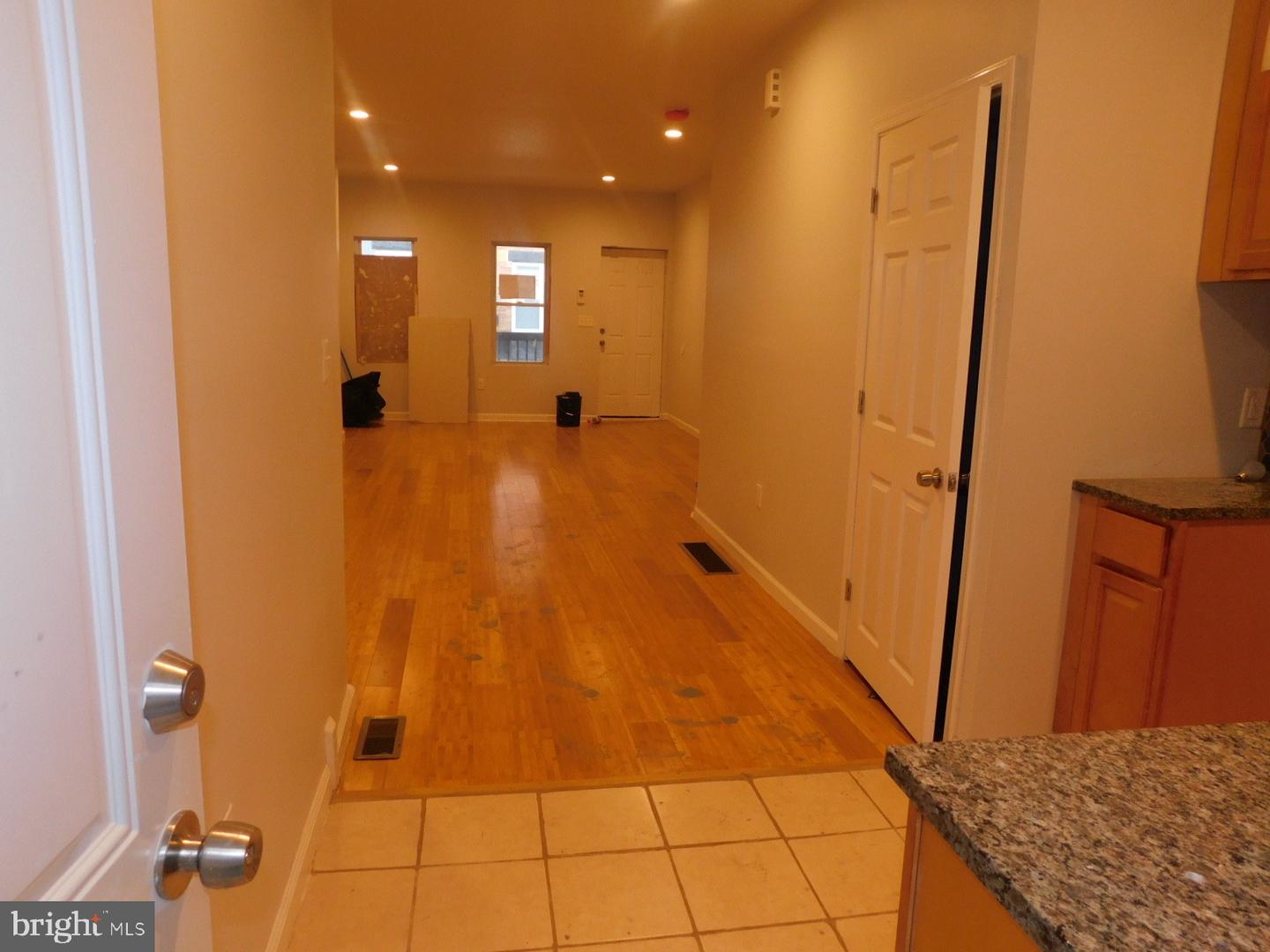2526 N Myrtlewood St Property Photo 3