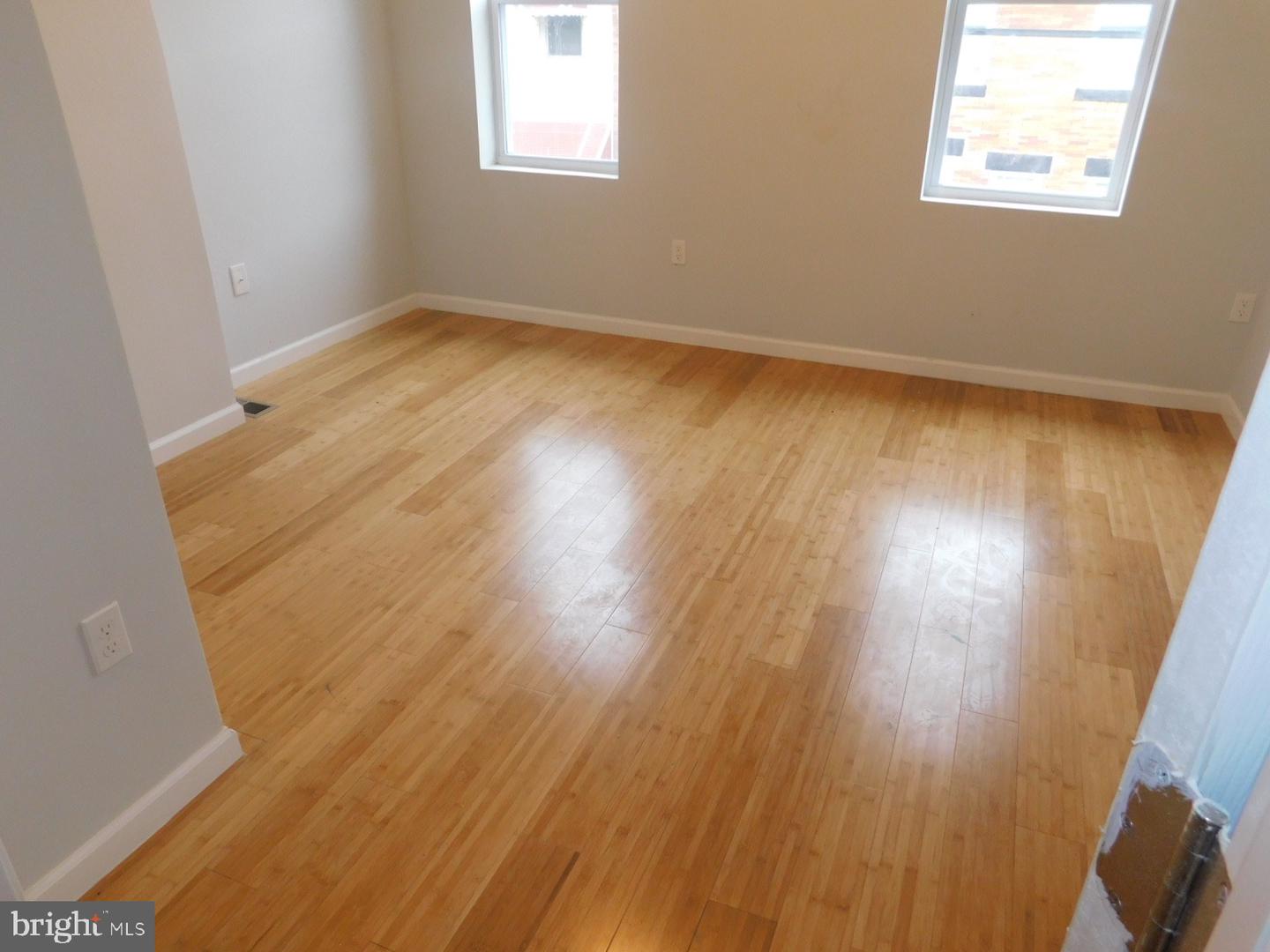 2526 N Myrtlewood St Property Photo 8