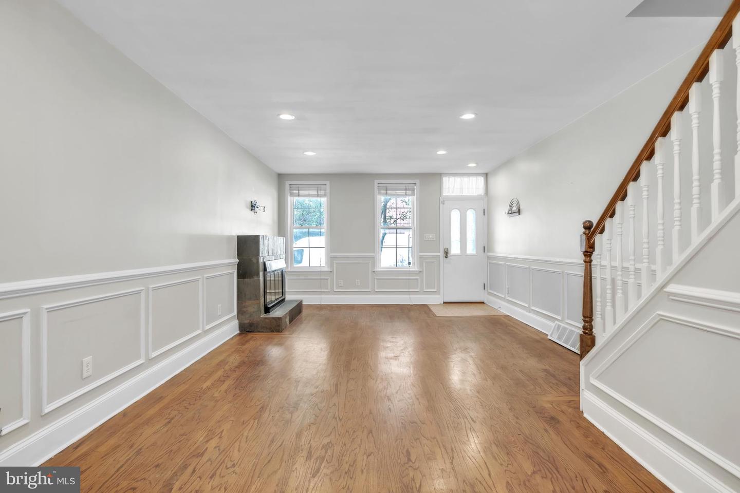 719 N UBER ST