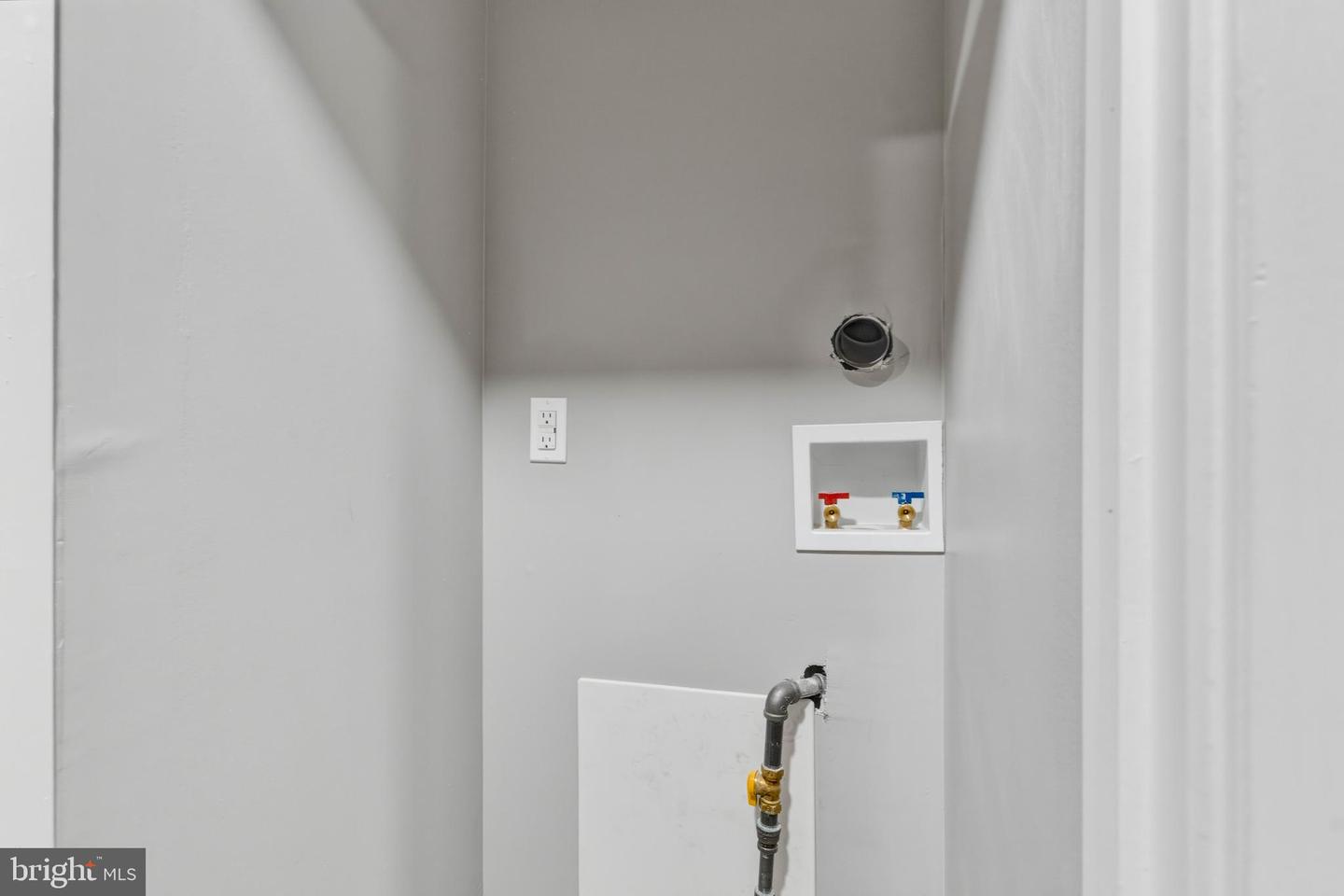 1725 W Thompson St Property Photo 22