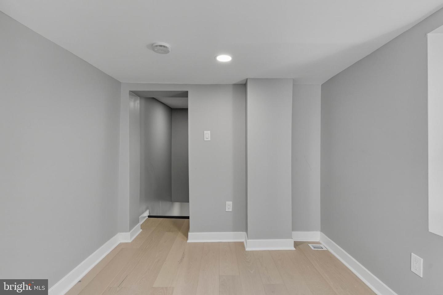 1725 W Thompson St Property Photo 34