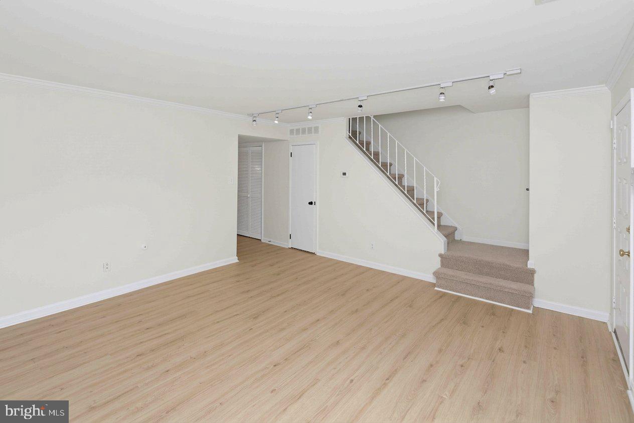 9807 Cowden St Property Photo 7