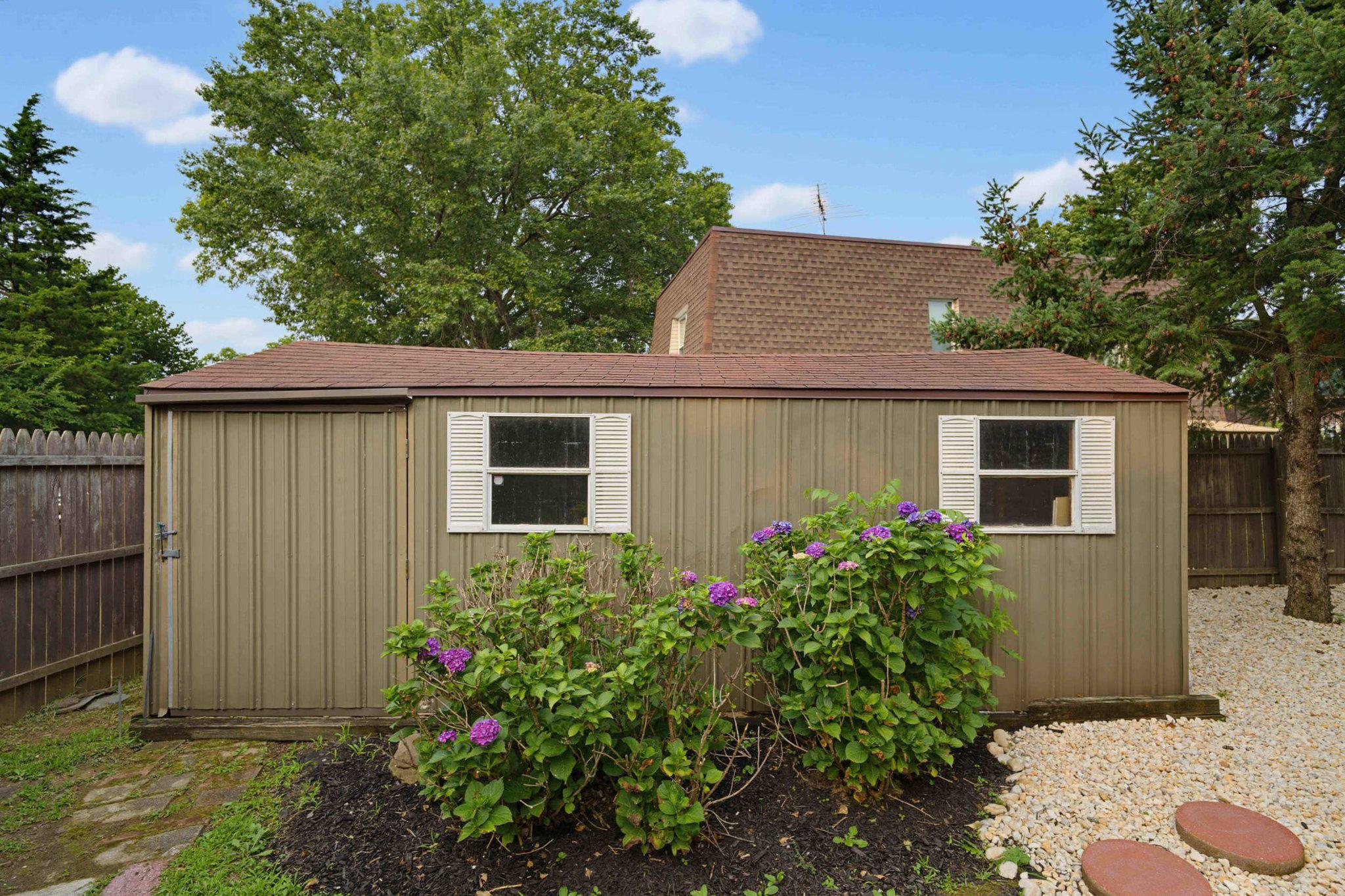9807 Cowden St Property Photo 29