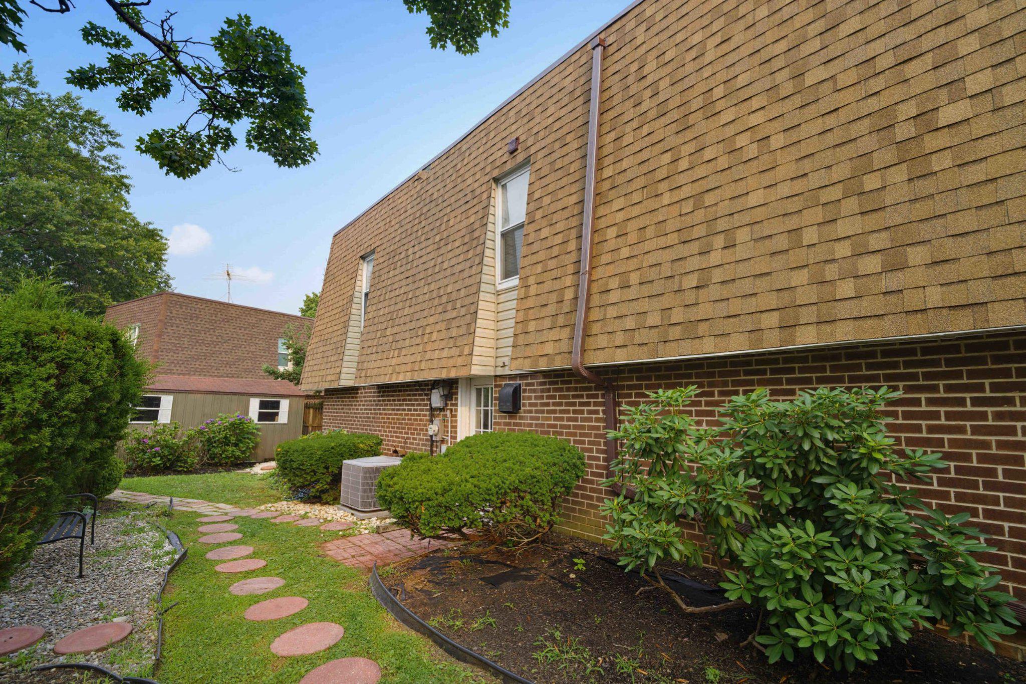9807 Cowden St Property Photo 32