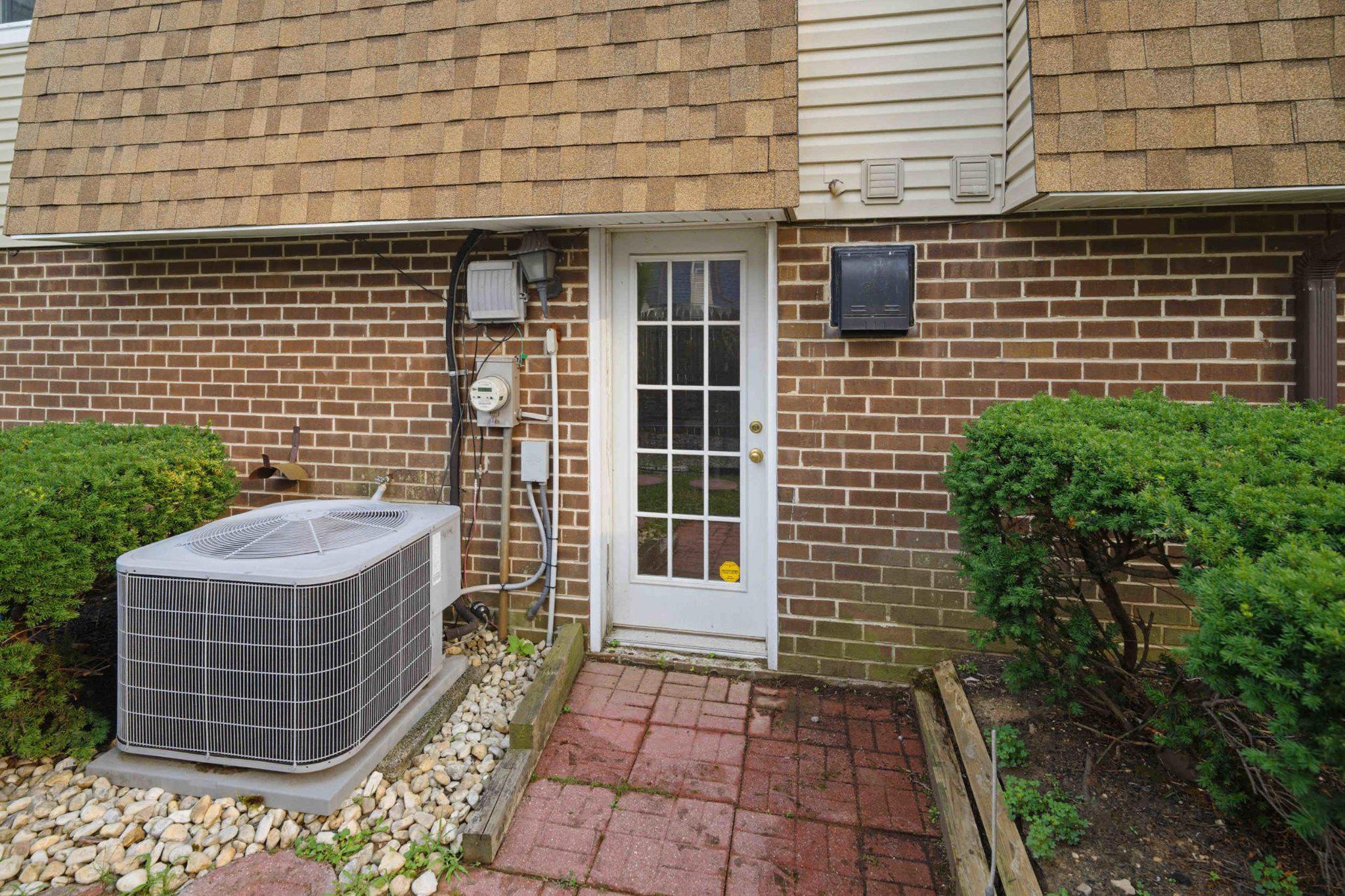 9807 Cowden St Property Photo 33