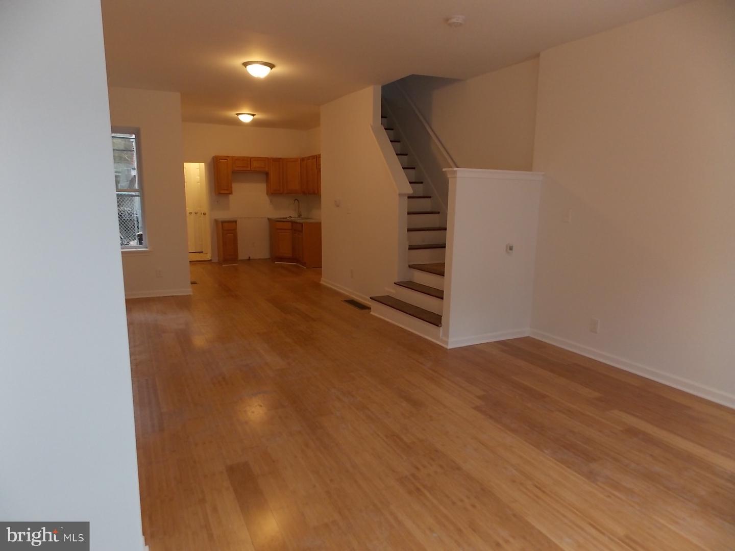 2527 N Myrtlewood St Property Photo 2