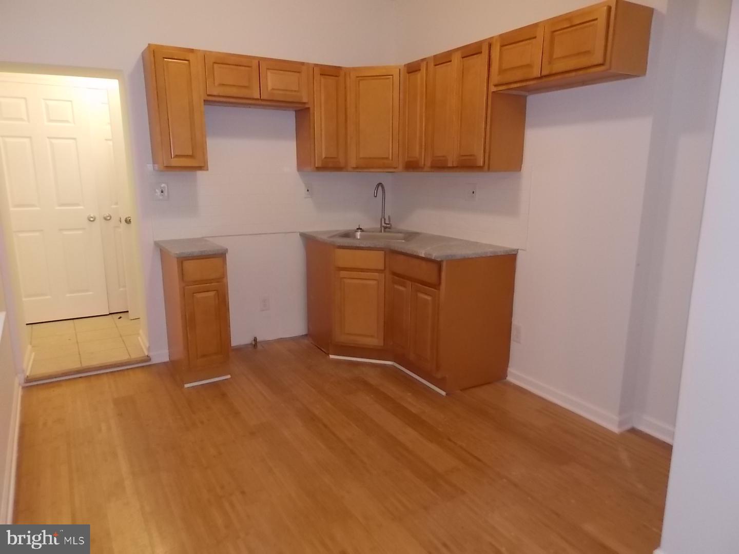 2527 N Myrtlewood St Property Photo 4