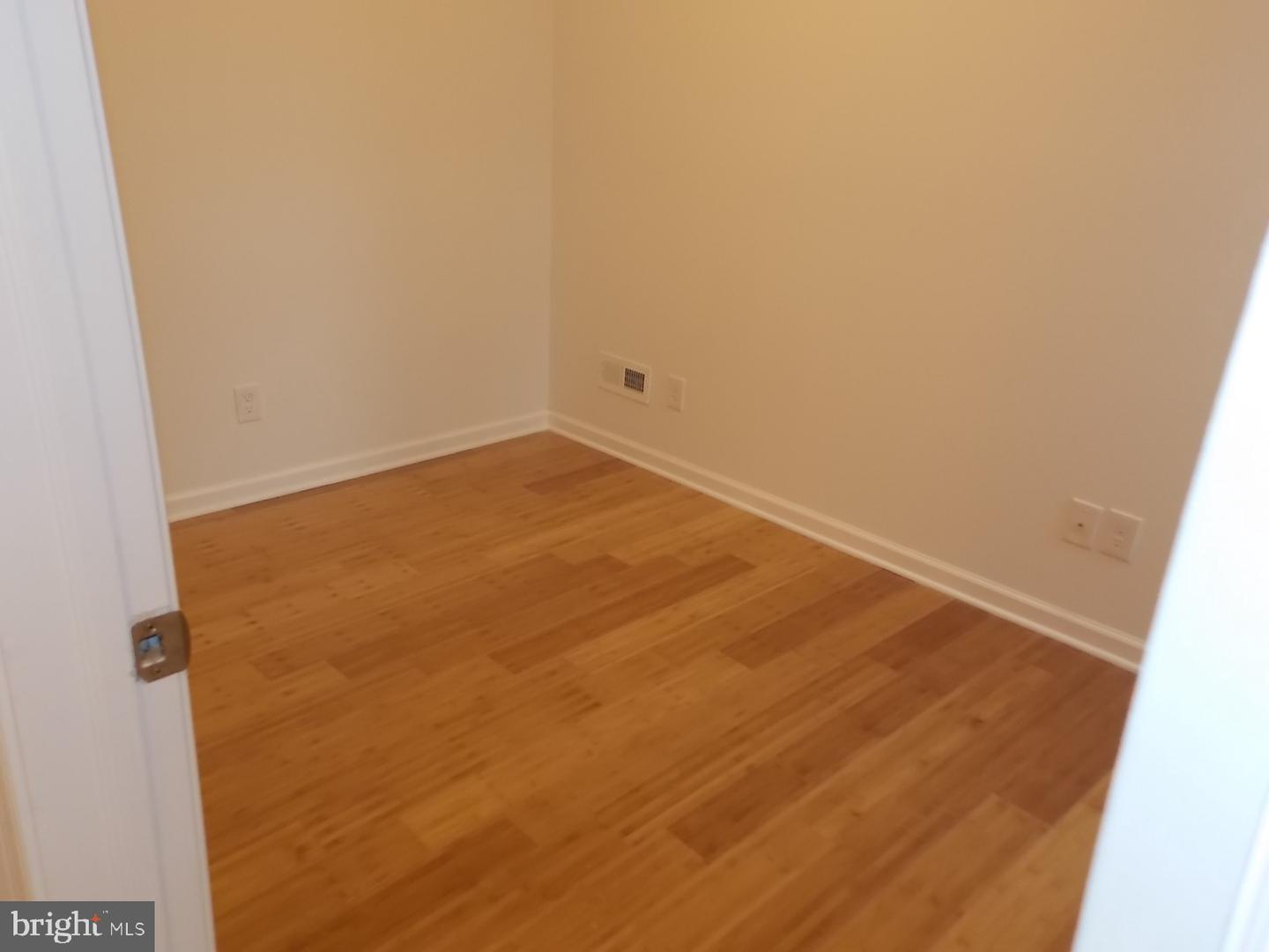 2527 N Myrtlewood St Property Photo 9