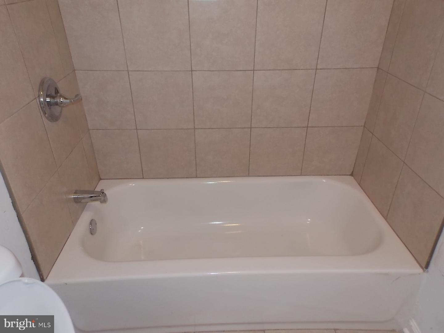 2527 N Myrtlewood St Property Photo 10