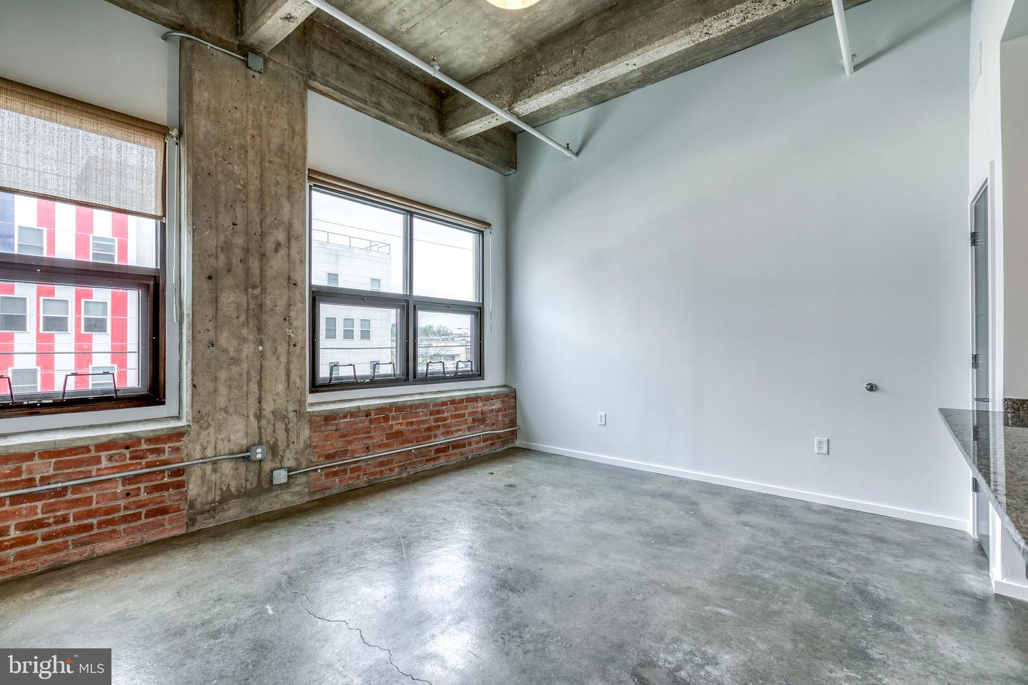 4800 Brown St #unit 406 Property Photo 3