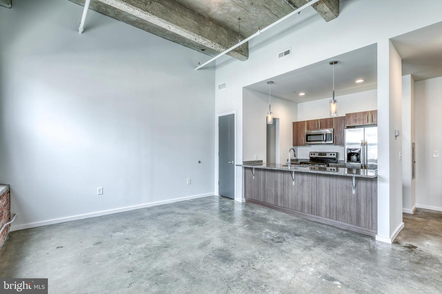 4800 Brown St #unit 406 Property Photo 4