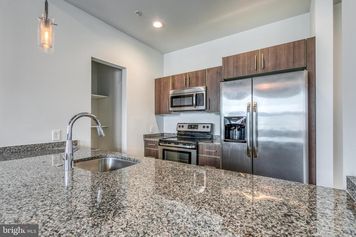 4800 Brown St #unit 406 Property Photo 5