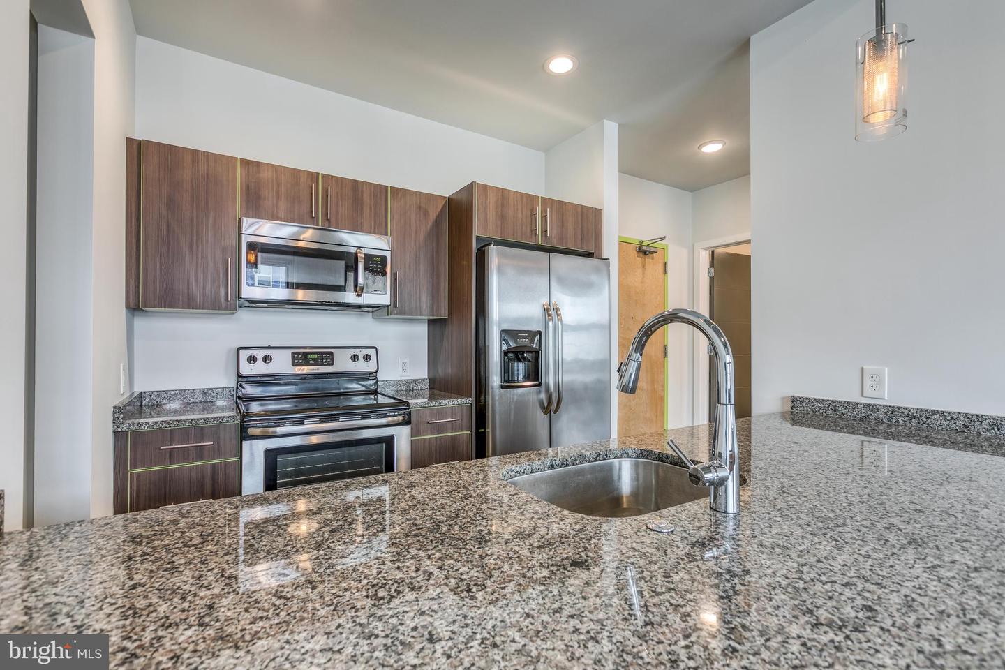 4800 Brown St #unit 406 Property Photo 6