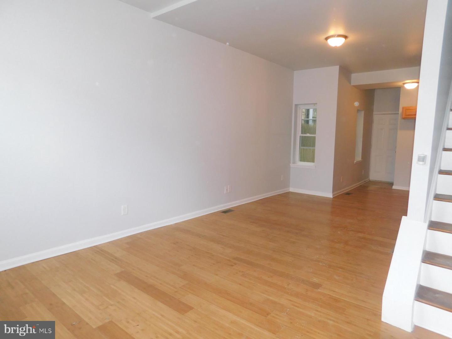 2544 N Sydenham St Property Photo 2