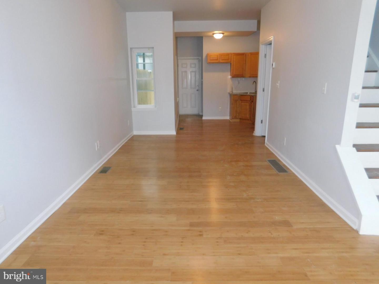 2544 N Sydenham St Property Photo 6