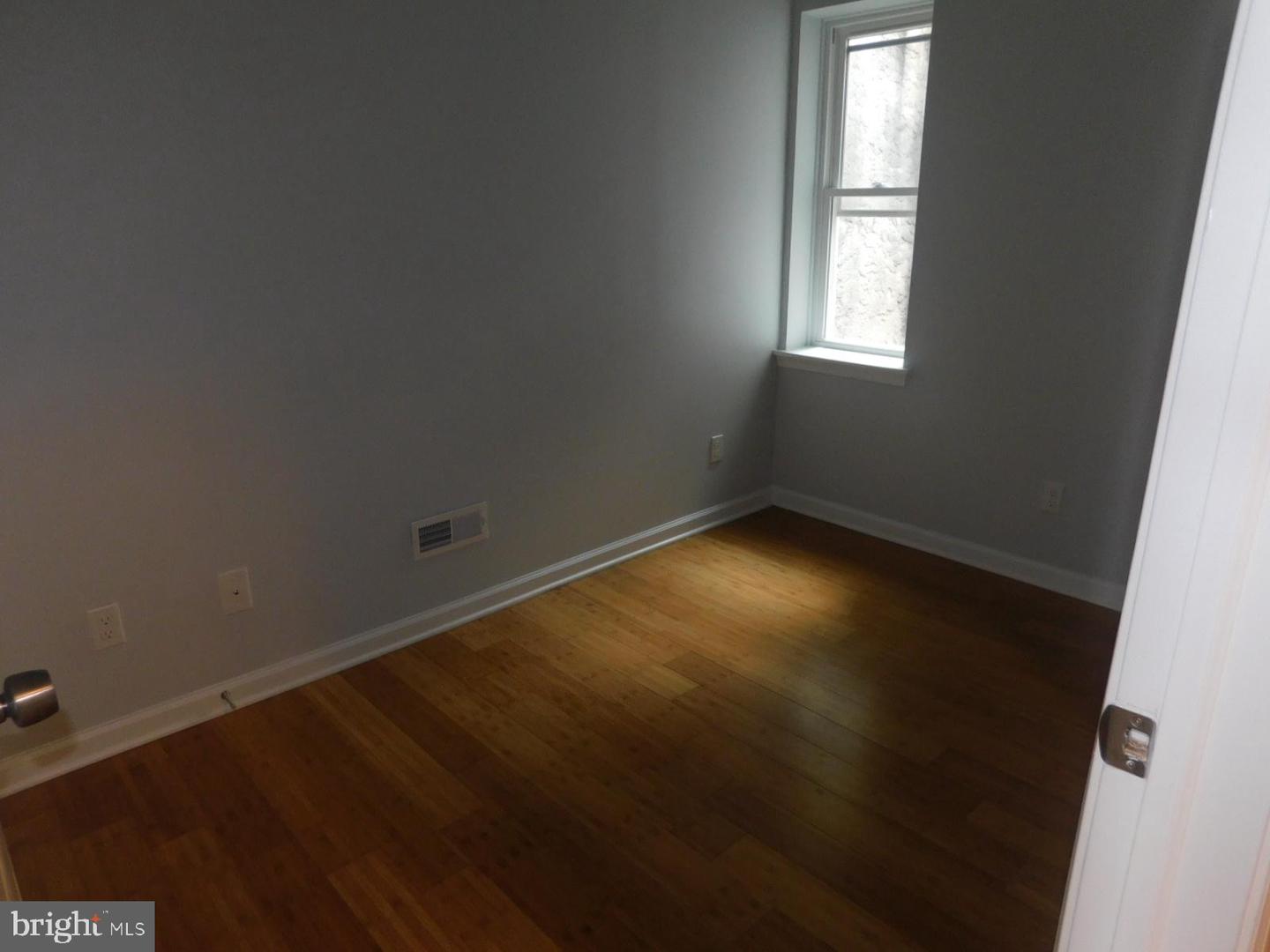 2544 N Sydenham St Property Photo 10