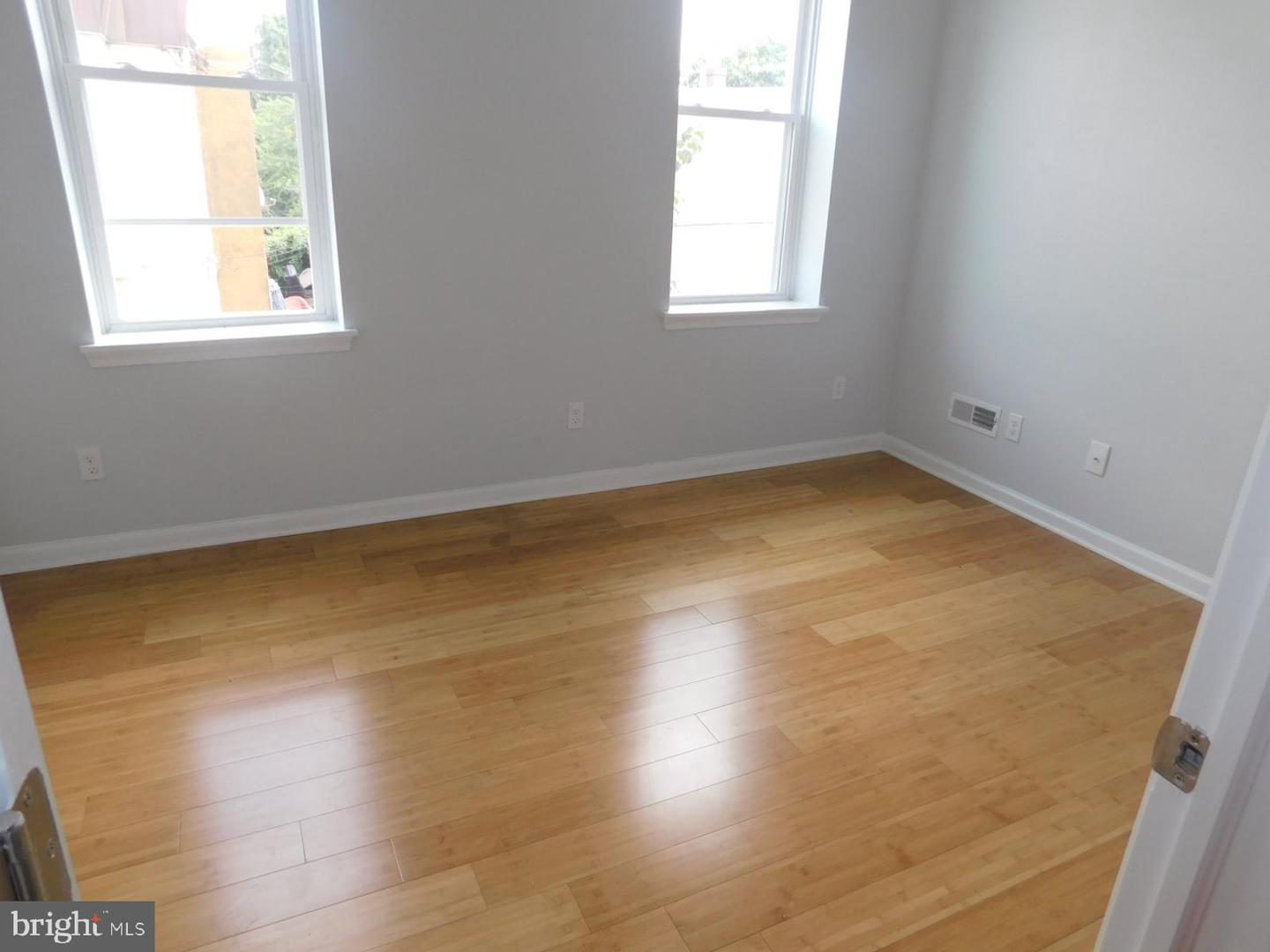 2544 N Sydenham St Property Photo 11