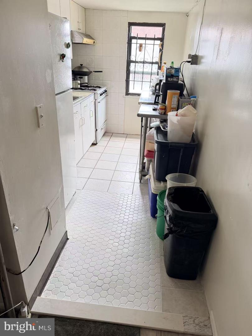 5001 Worth St Property Photo 11