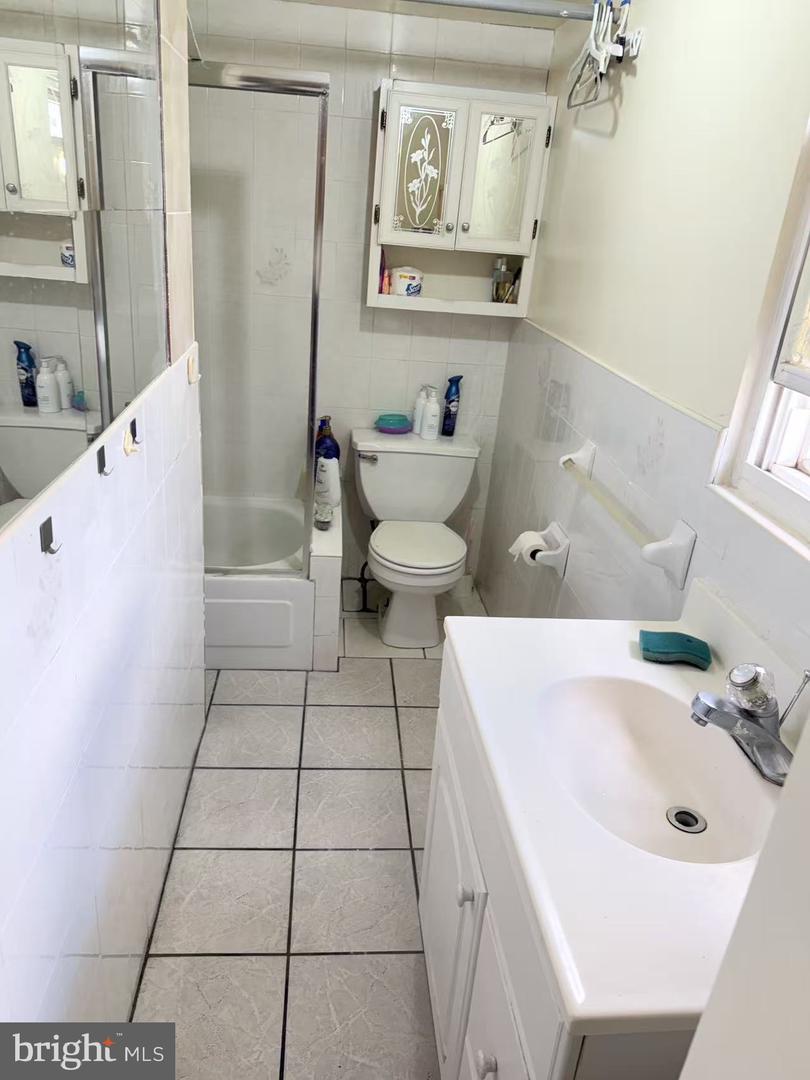 5001 Worth St Property Photo 14