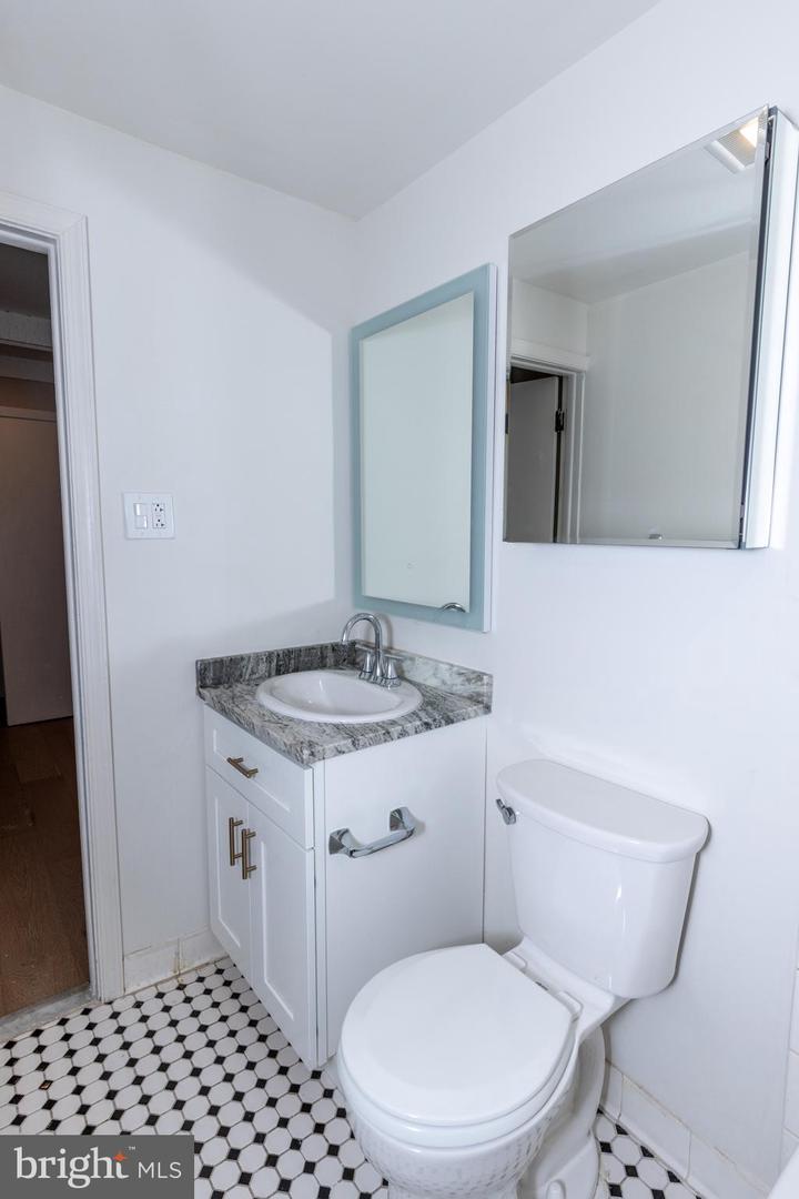 901 Clinton St #3 Property Photo 13