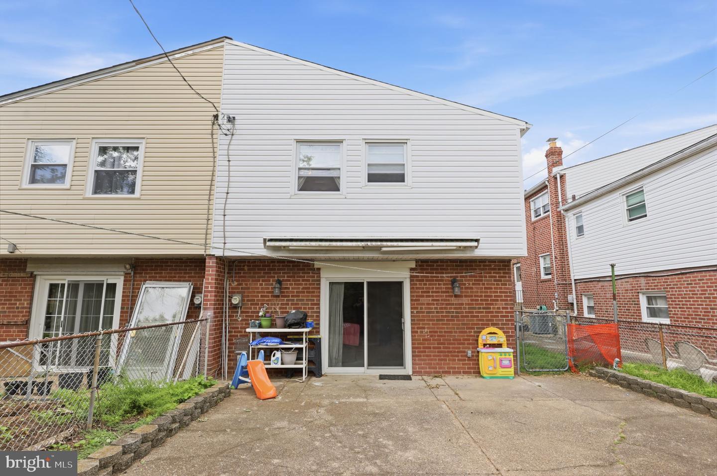 2742 Mower St Property Photo 28