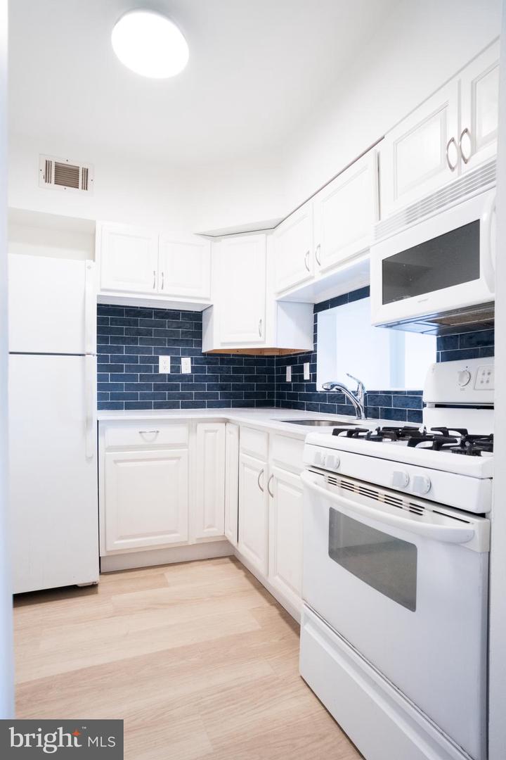 1221 Randolph St #3 Property Photo 6