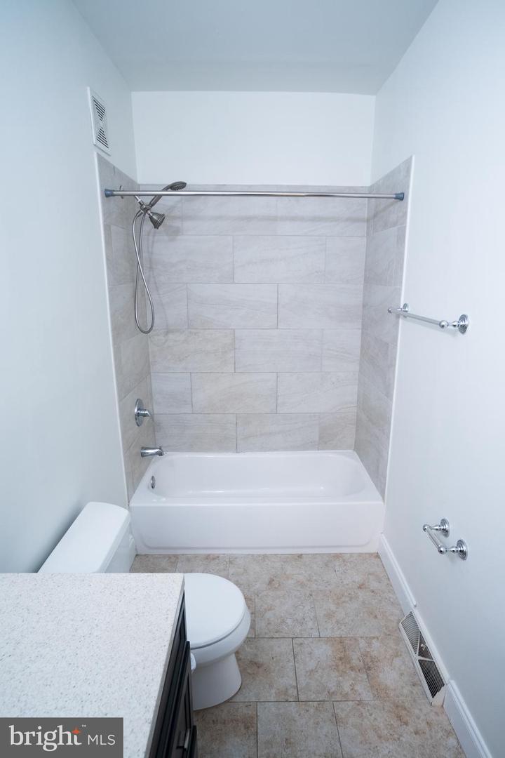 1221 Randolph St #3 Property Photo 8