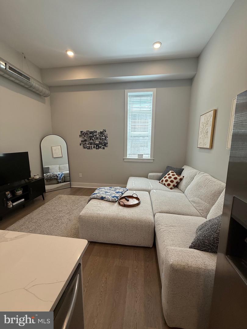 5830 Henry Property Photo 1