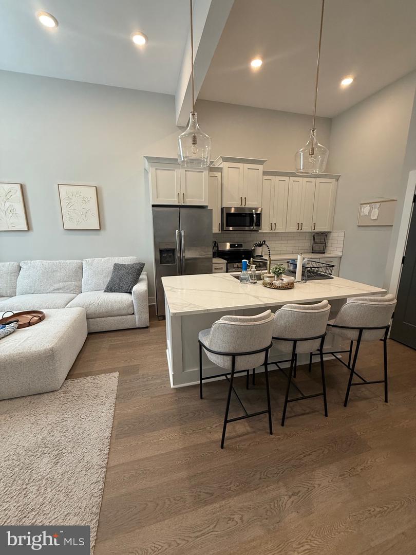 5830 Henry Property Photo 4