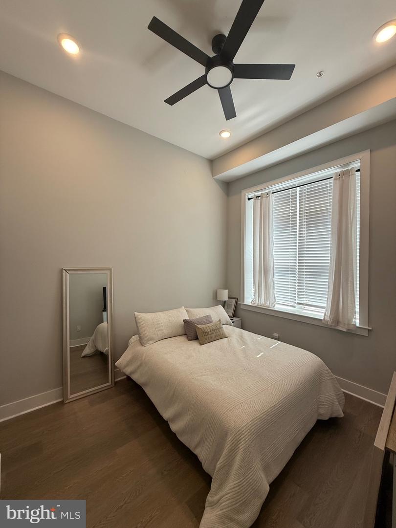 5830 Henry Property Photo 7