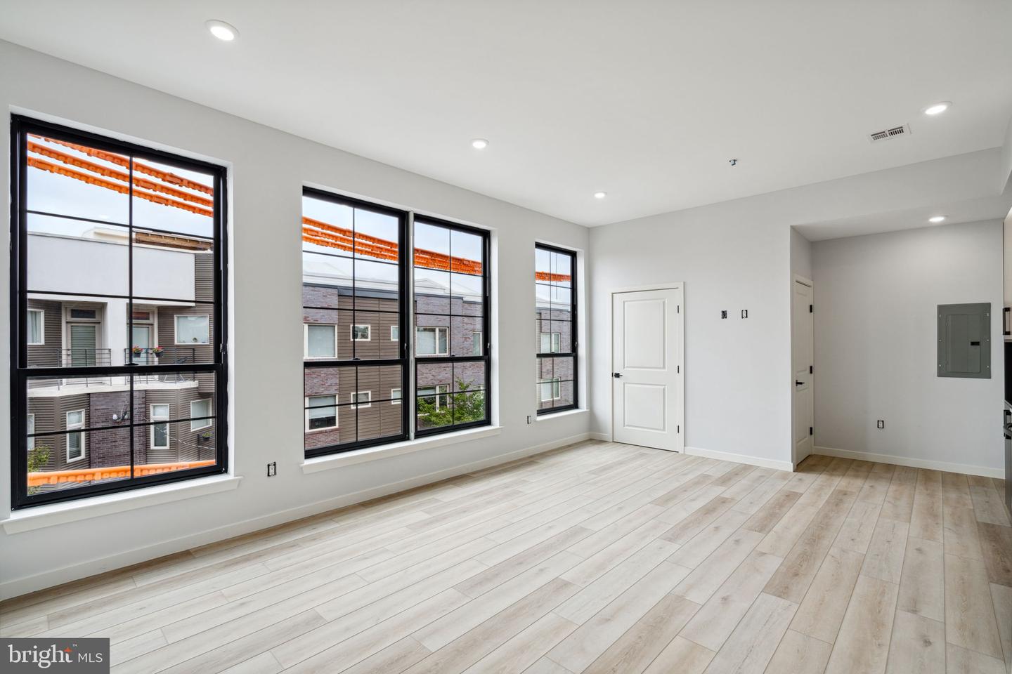 1112-16 E Berks St #204 Property Photo 7
