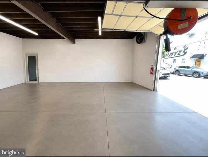 203 Moore St Property Photo 4