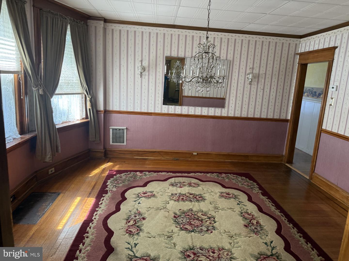 1006 Harrison St Property Photo 3