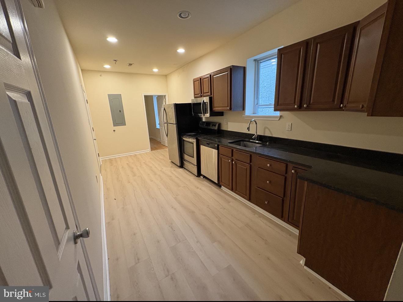 1706 W Diamond St #3 Property Photo 6