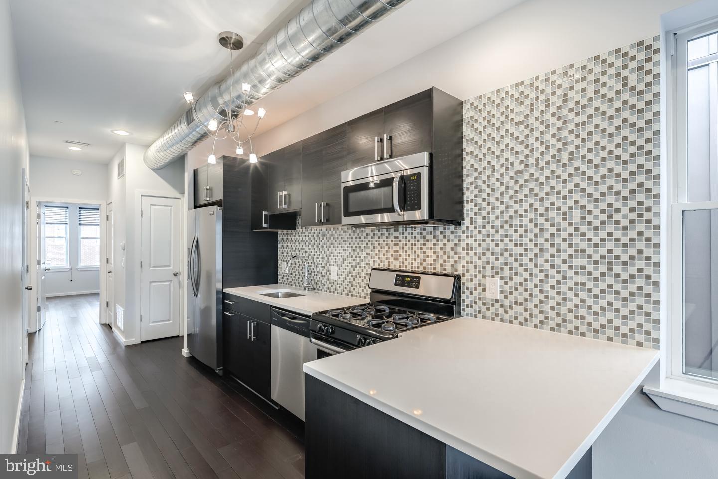 927 N 2nd St #unit 3 Property Photo 1