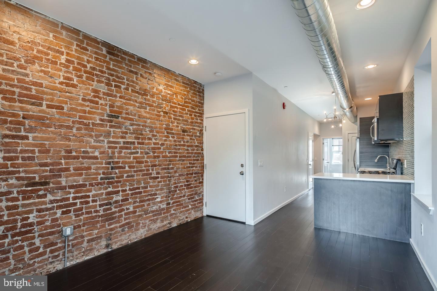 927 N 2nd St #unit 3 Property Photo 3