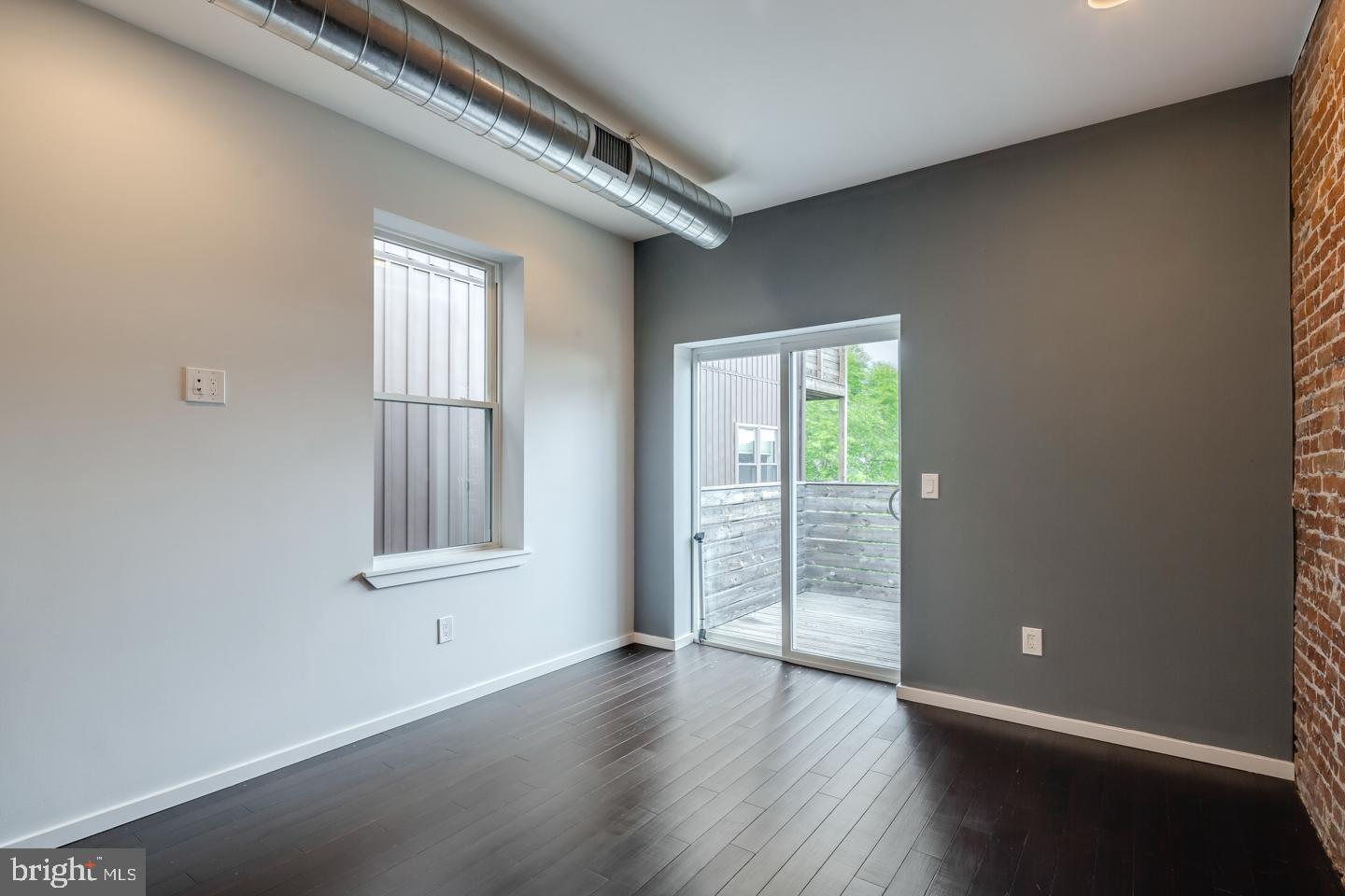 927 N 2nd St #unit 3 Property Photo 5