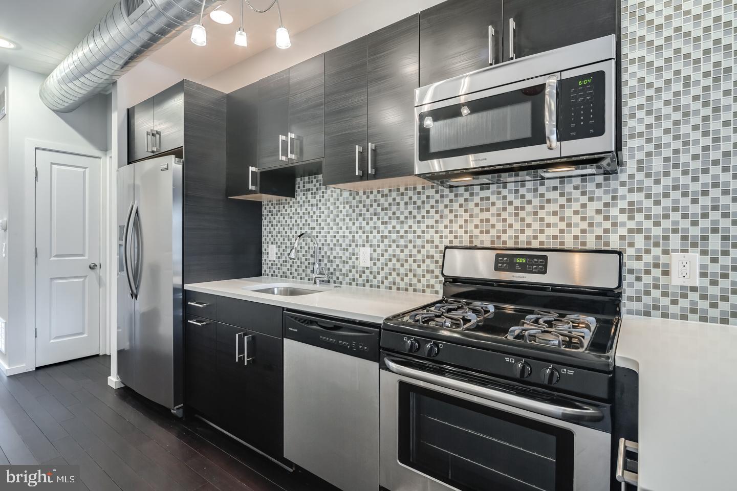 927 N 2nd St #unit 3 Property Photo 7