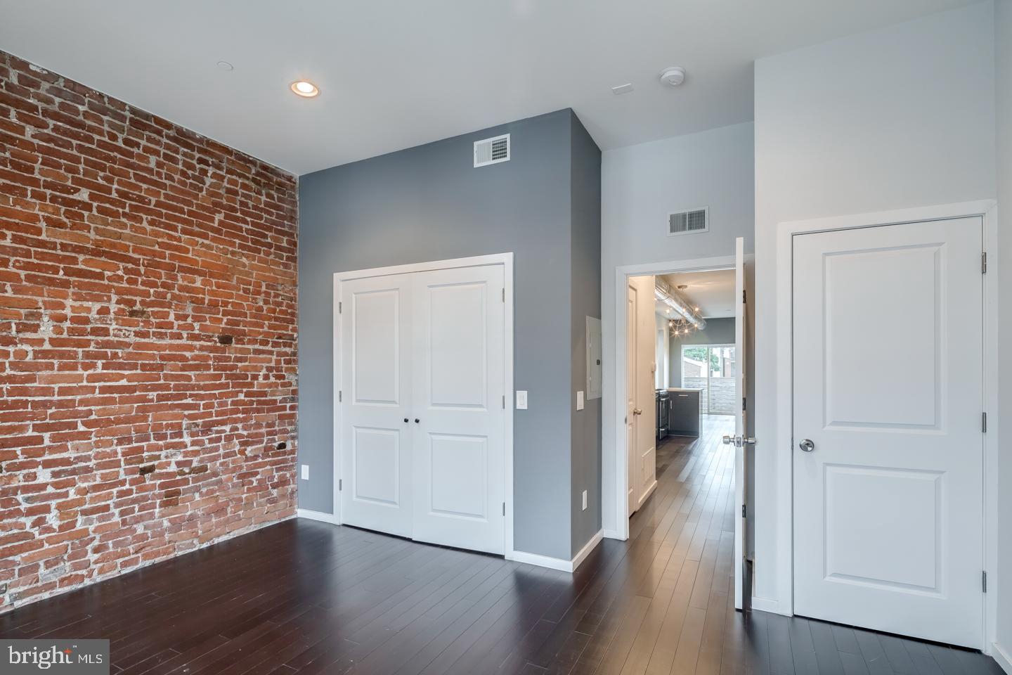 927 N 2nd St #unit 3 Property Photo 12
