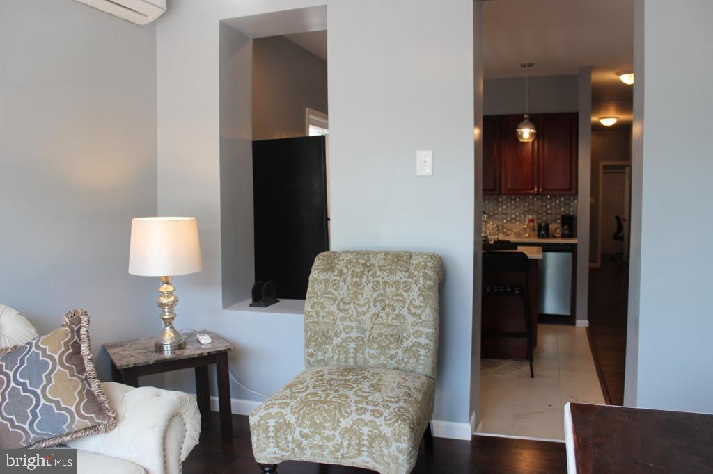 5923 N Broad St Property Photo 5