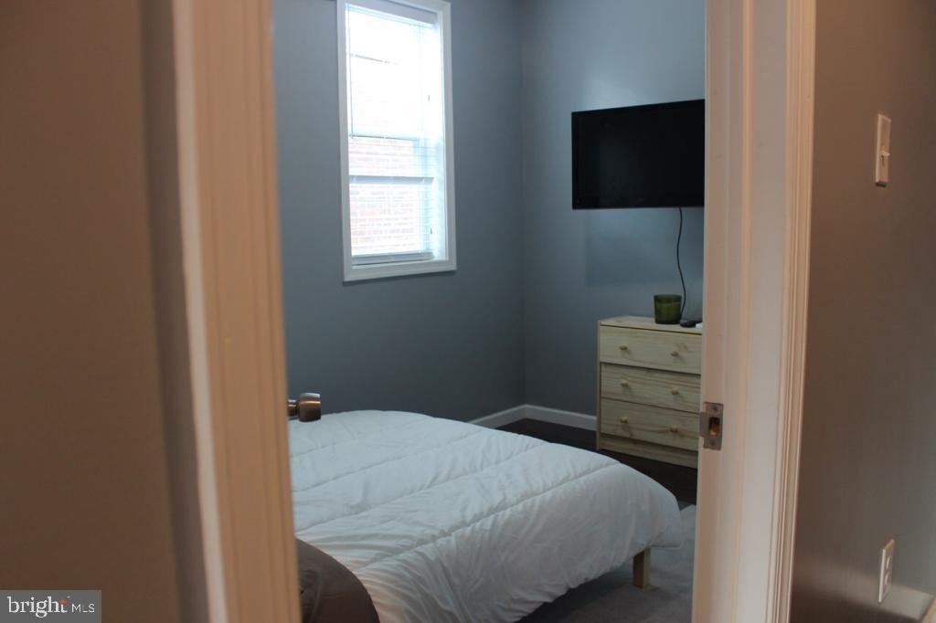 5923 N Broad St Property Photo 23