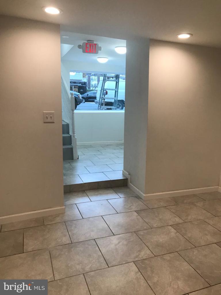 5923 N Broad St #lower Level Property Photo 6