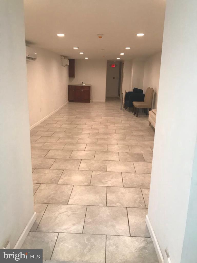5923 N Broad St #lower Level Property Photo 7