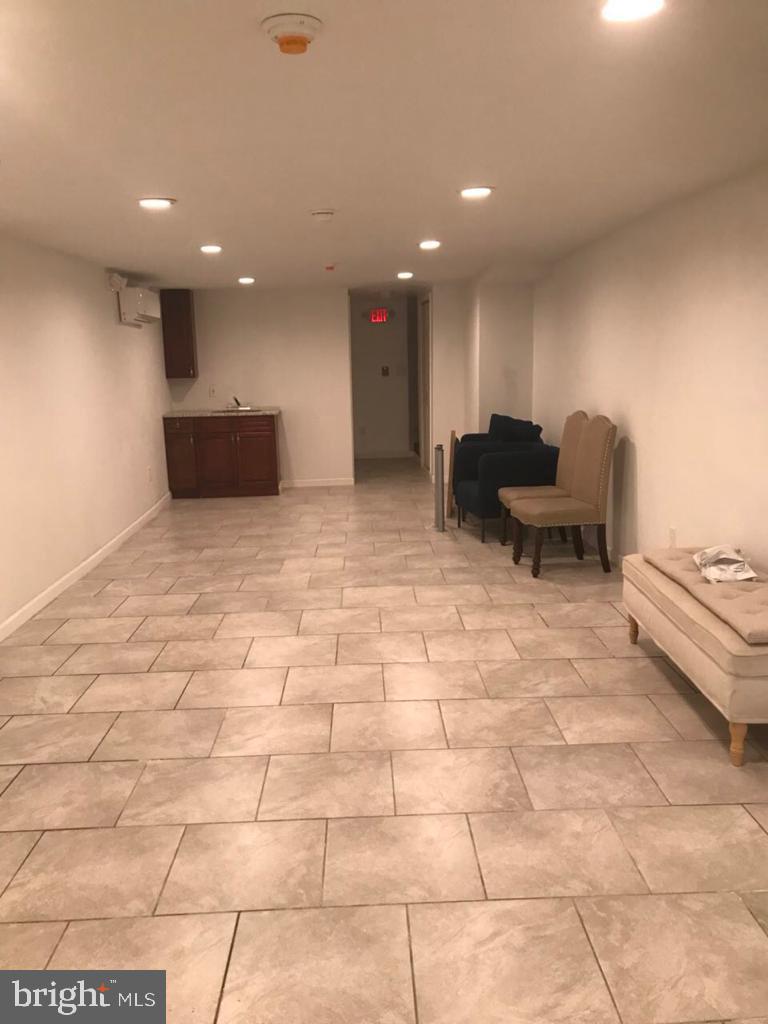 5923 N Broad St #lower Level Property Photo 8