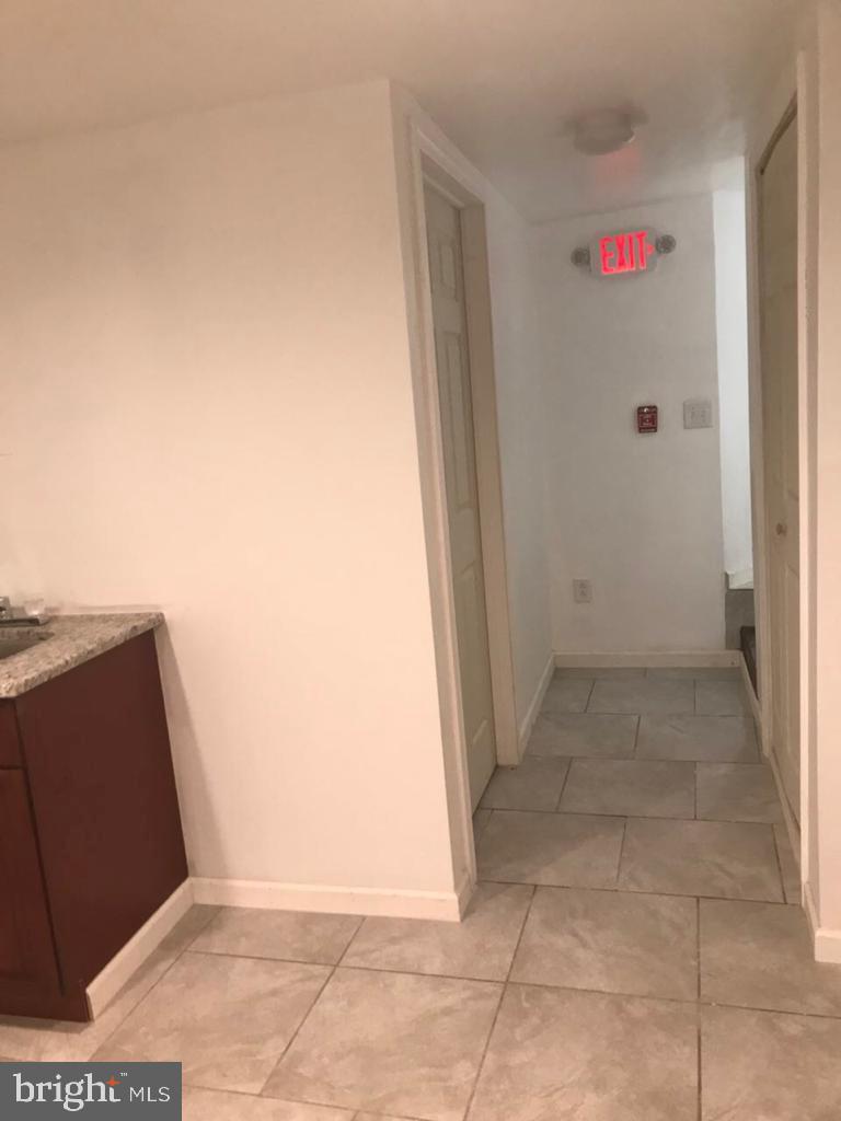 5923 N Broad St #lower Level Property Photo 11