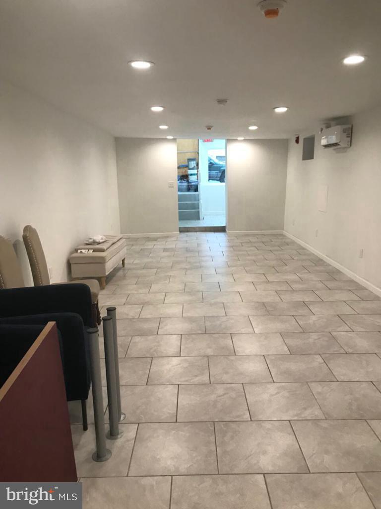5923 N Broad St #lower Level Property Photo 12