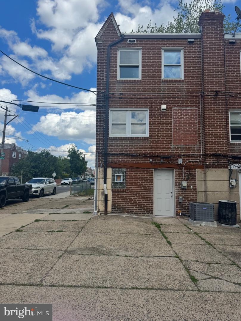 4200 Magee Ave Property Photo 18