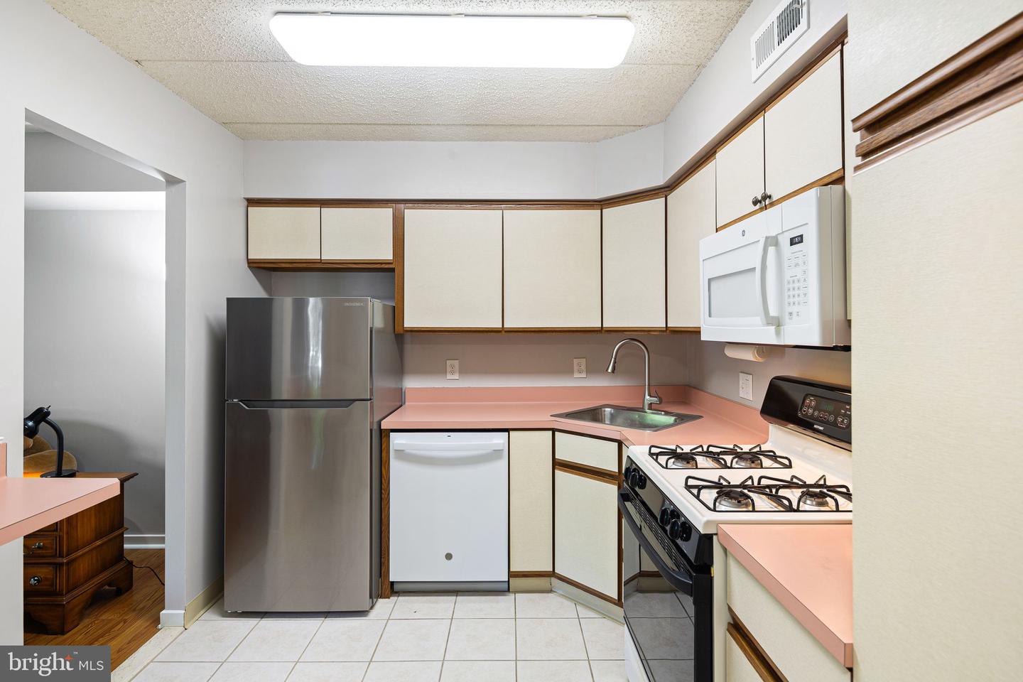 401 Shawmont Ave #b Property Photo 7