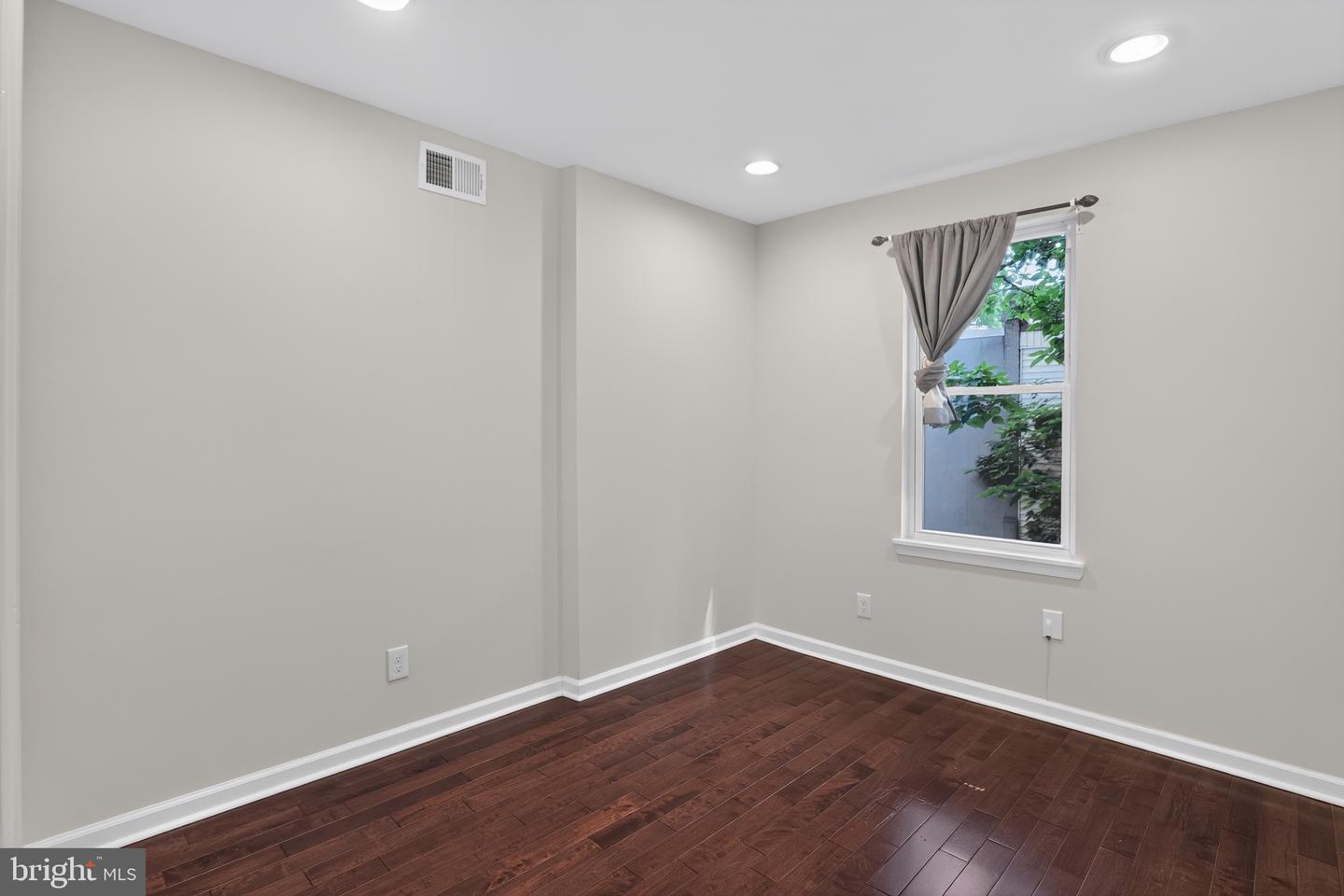 2632 Wilder St Property Photo 15